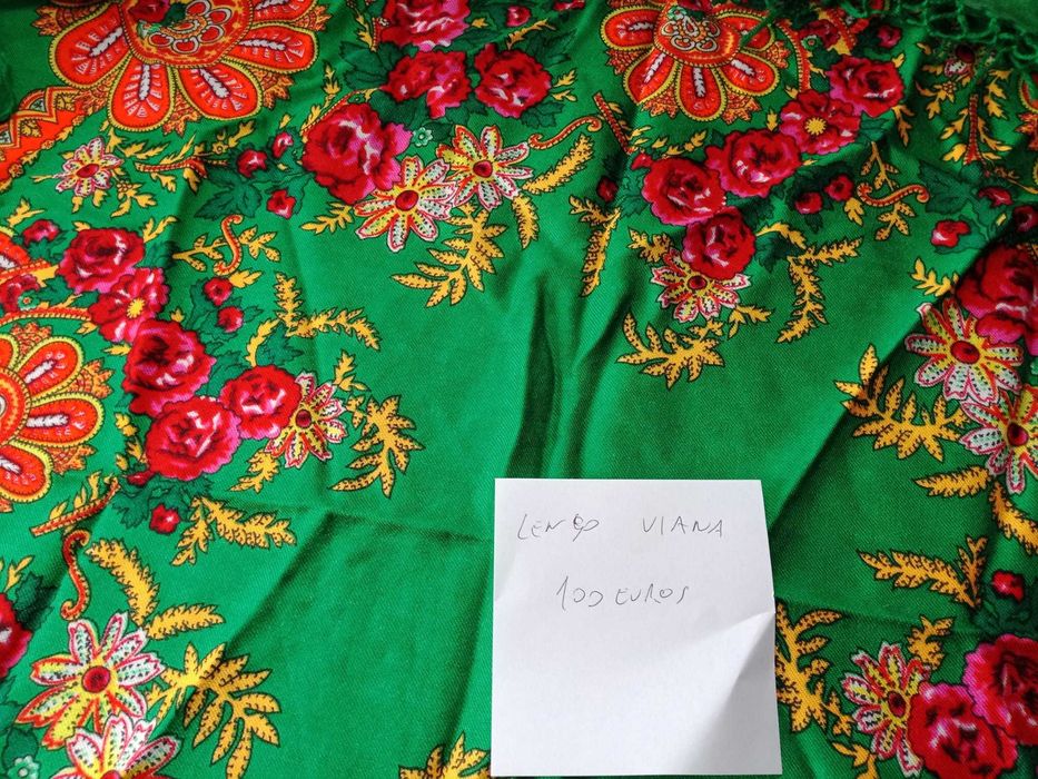 Pote em Cerâmica com torneira e testo