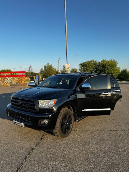 Продам Toyota Sequoia