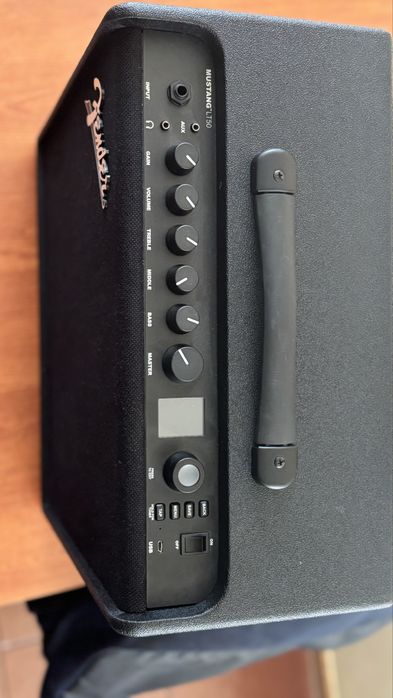 Amplificador de Guitarra - Fender Mustang LT50 + Pedaleira Original