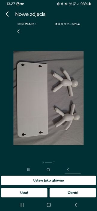 Biała plastikowa półka wisząca