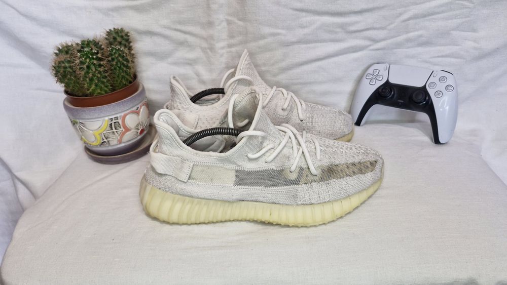 Кросівки Adidas Yeezy Boost 350 v2 Bone.Розмір 44