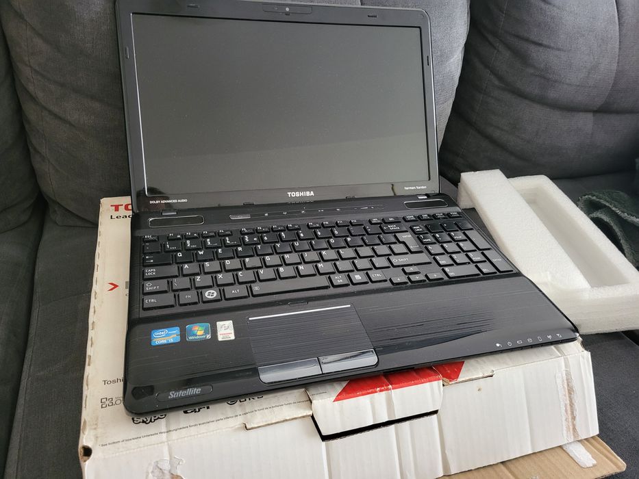 Laptop toshiba satelite P750-10C