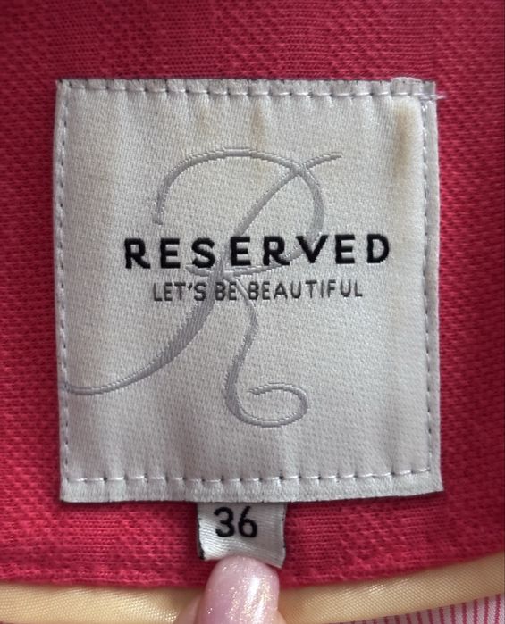 Гарний приталений жіночій піджак