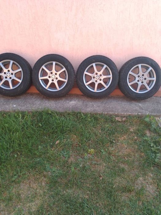 Шини зимові Triangle Snow Lion 185/65/14, Практично нові