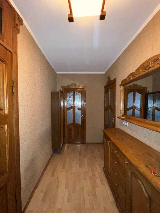 Продам трикімнатну квартиру з індивідуальним опаленням на Пивзаводі