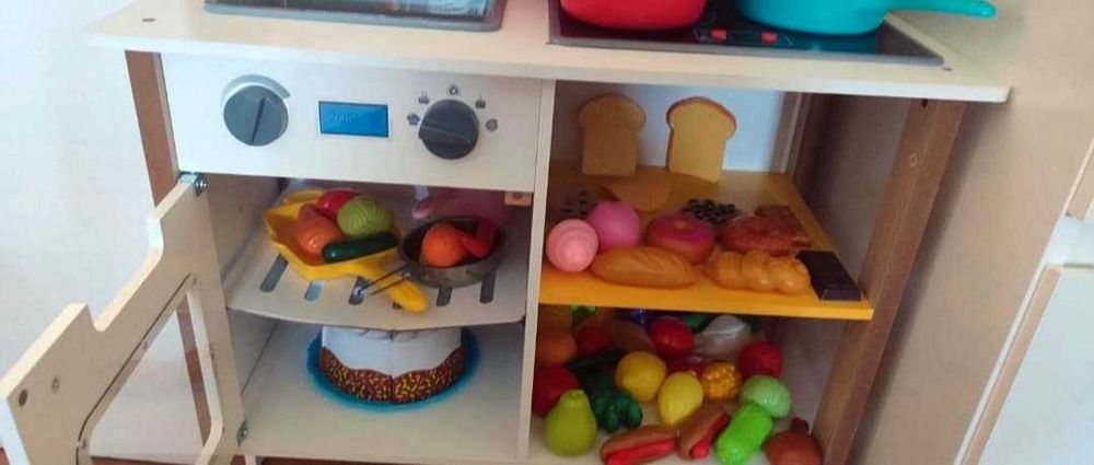 Cozinha de brincar com os acessórios