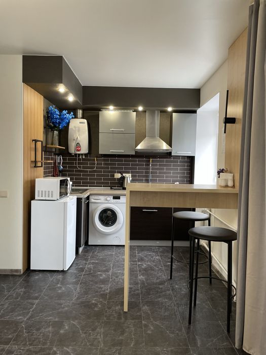 Подобово 1 кімн Квартира  «Сапфір» в тихому центрі міста