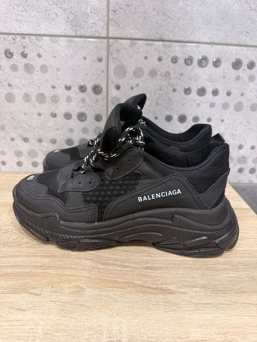 Balenciaga triples rozmiar 40 wkładja 25 cm.