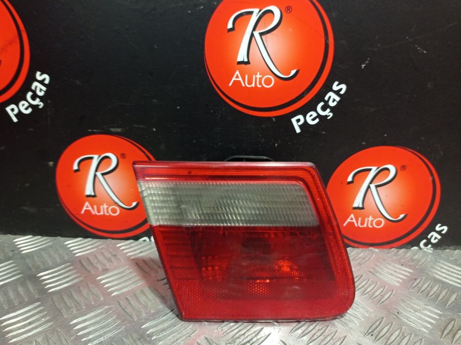 Farolim Stop Direito Mala Bmw 3 (E46)