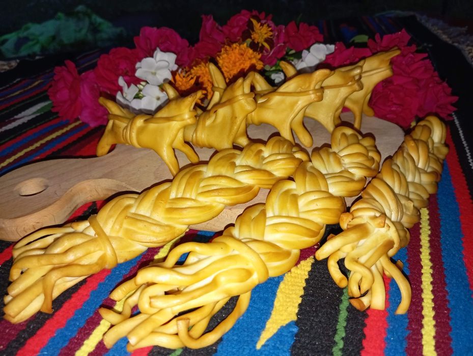 Сирні коники, косички, тортики з сиру