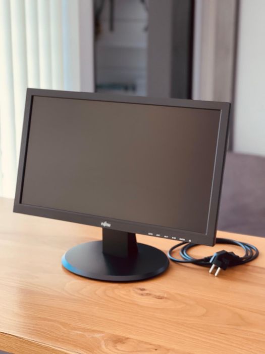 Monitor marca fujitsu, em bom estado