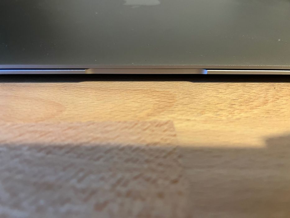 Macbook Air M1, 16GB Ram, 1TB SSD, German Keyboard, 8-core GPU/ CPU