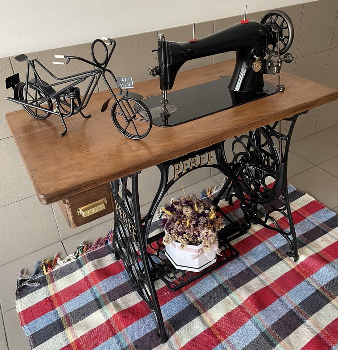 PFAFF restaurada e a trabalhar