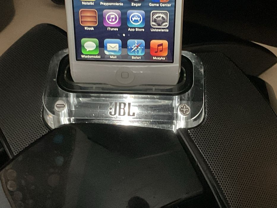 Apple iPod Touch 16GB + JBL On Stage IV stacja dokująca z głośnikami