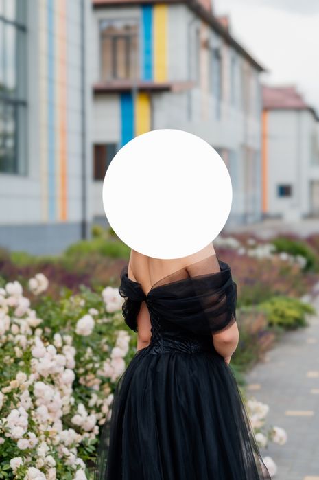 Продам випуску сукню!!