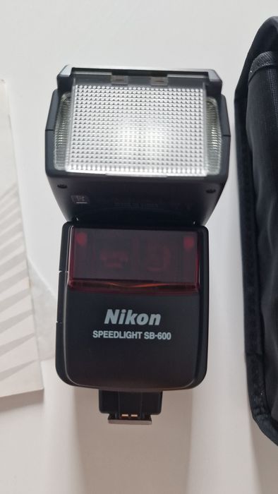 Nikon SB-600 Speedlight com acessórios