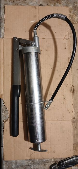 Продам шприц  на500грм INTERTOOL