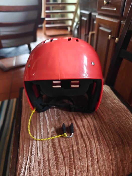Capacete para águas bravas