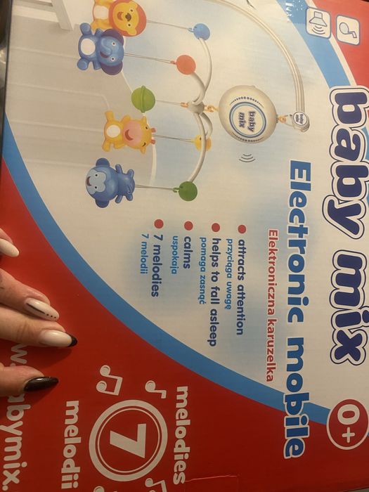 Karuzela grająca nad łóżeczko