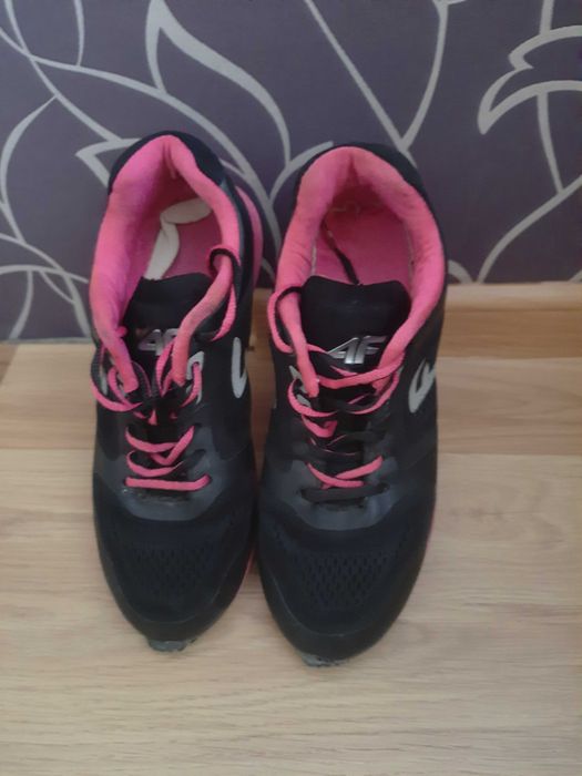 Lekkie buty damskie 4F roz. 38