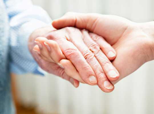 Доглядальниця (сиделка). Доглядаю людей похилого віку