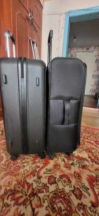 Продам дві валізи