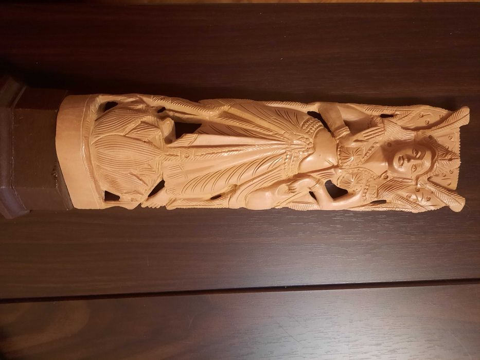 Статуэтка Богиня Лакшли 30 см красное дерево сандаловое