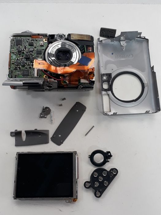 Фотоаппарат Canon Ixus 750 (Nikon)  .