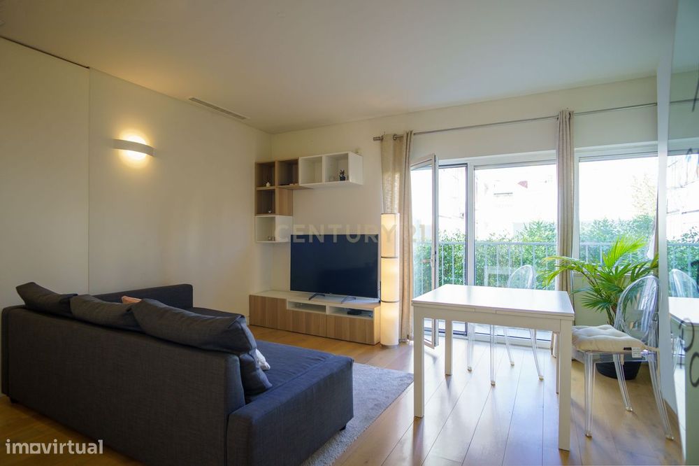 Apartamento T1 na Avenida Praia da Vitória, Saldanha