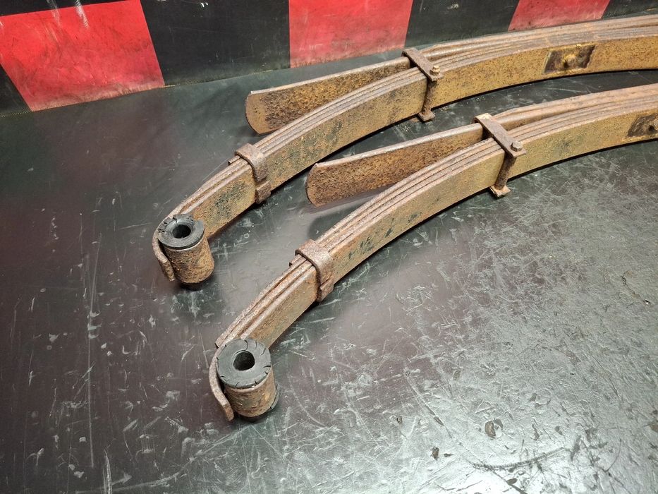 Conjunto Molas Suspensão Tras/Traseira TOYOTA Hilux II Pick Up (_N2_)