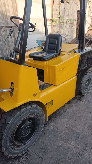 Сиденье, сидіння навантажувача , трактора, універсальне.