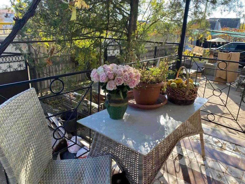 (13) Продам двоповерховий будинок, Великодолинське