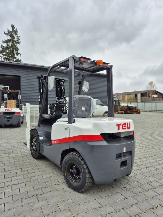 Новий вилковий навантажувач, погрузчик TEU