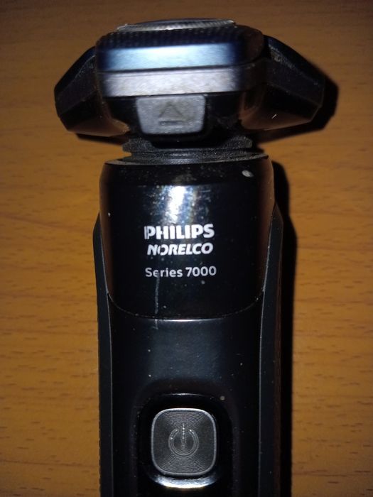 Електробритва philips shaver 7000skinlQ s7886/55