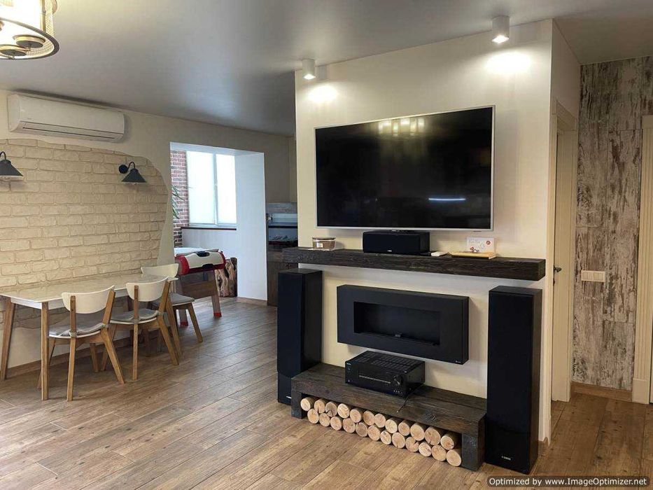 Продаю четырехкомнатную квартиру в Новострое на 12 Продольной д1