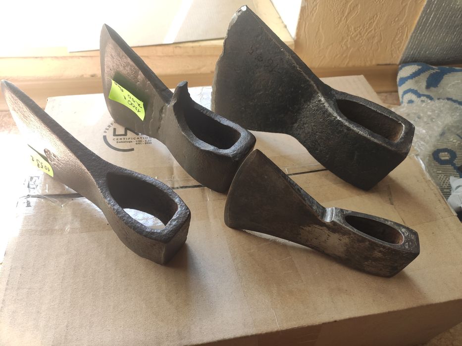 Топор сокира томагавк колун  дровокол