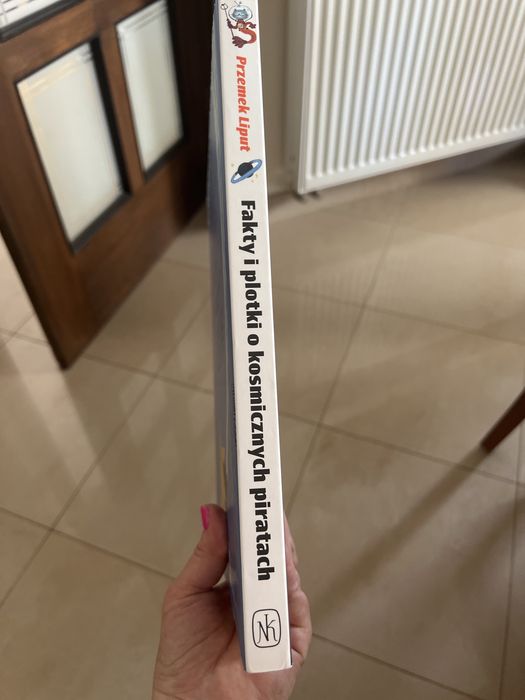 Ksiazka dla dzieci Fakty i plotki o kosmicznych piratach
