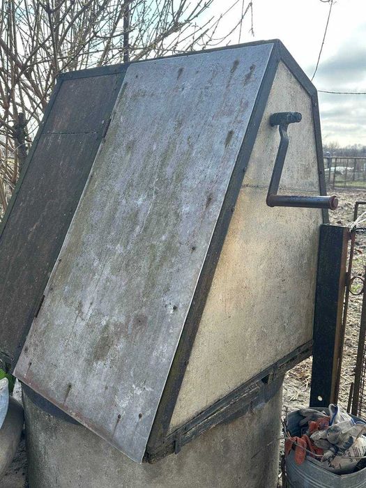 Продаж цегляного двоповерхового будинку в с. Березна