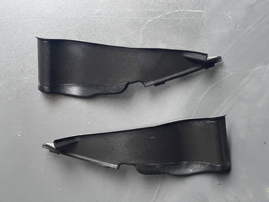 Уголок жабо заглушка між крилом і жабо Nissan Rogue T33 2021 2022 2023