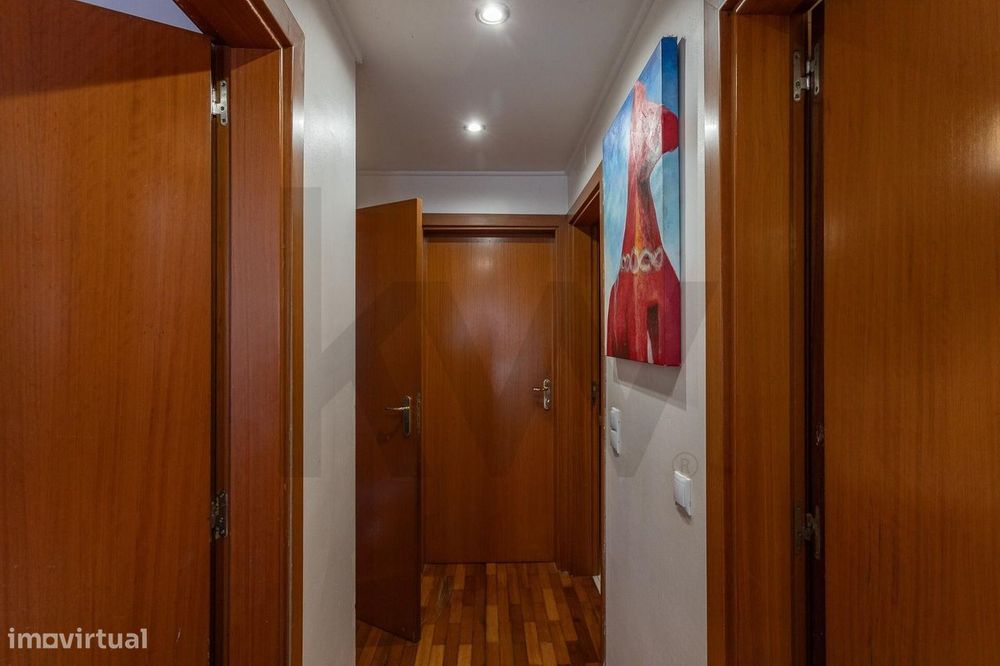 T3 com Varanda e Excelente Luminosidade | Amadora