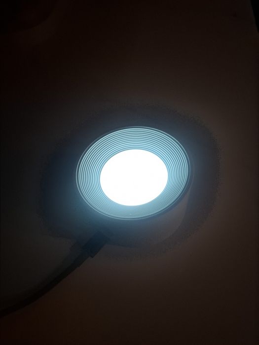 Bezprzewodowa lampka led