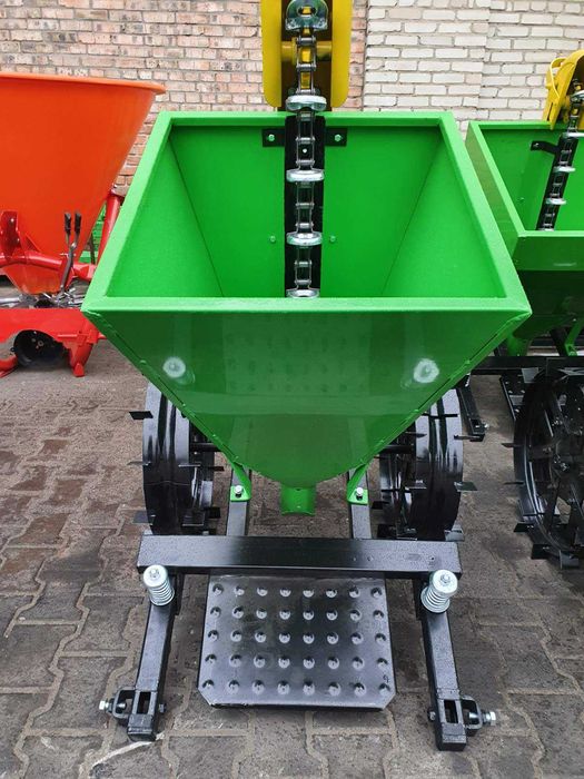 Картоплесаджалка саділка сажалка картофелесажалка Бомет