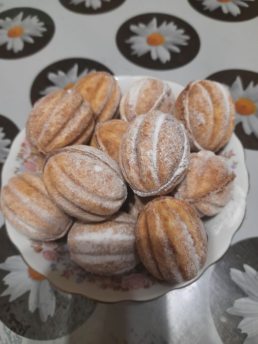 Горішки з згущонкою.