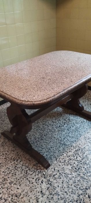 Mesa de cozinha madeira maciça e granito