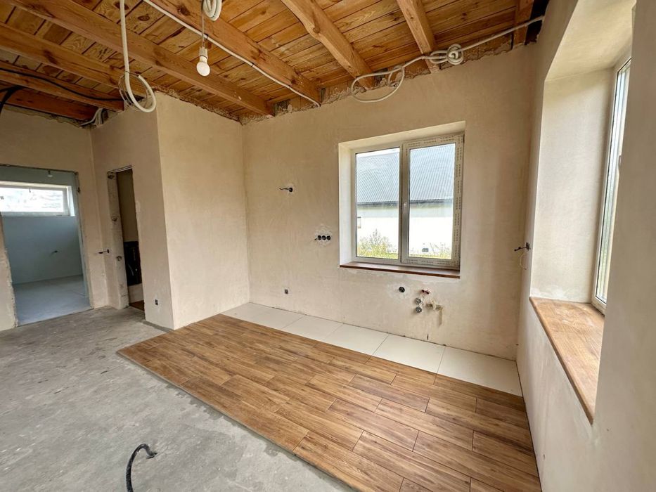 Продаж будинку в Бучі з частковим ремонтом!