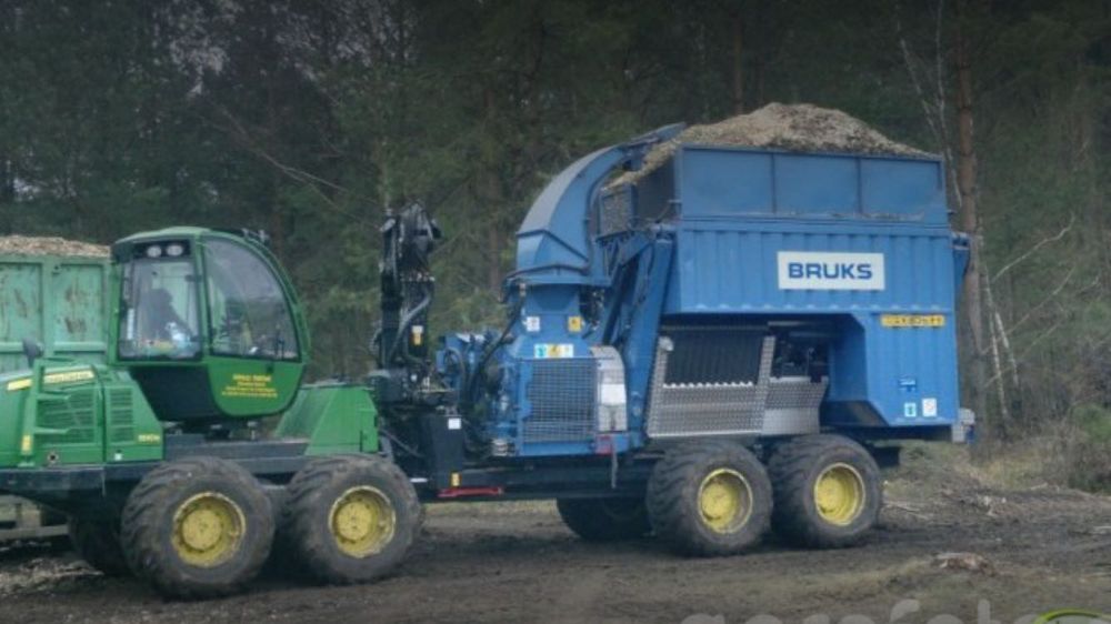 Wycinka drzew lasów karczowanie rebak utylizacja gałęzi skup drewna