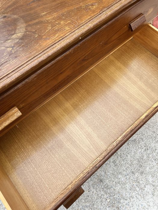 Cómoda antiga em madeira – para restauro