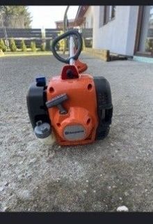 Podkaszarka Husqvarna 122c kosa