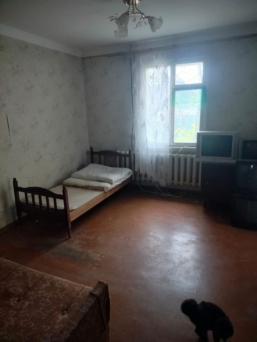 Продаж просторого будинку