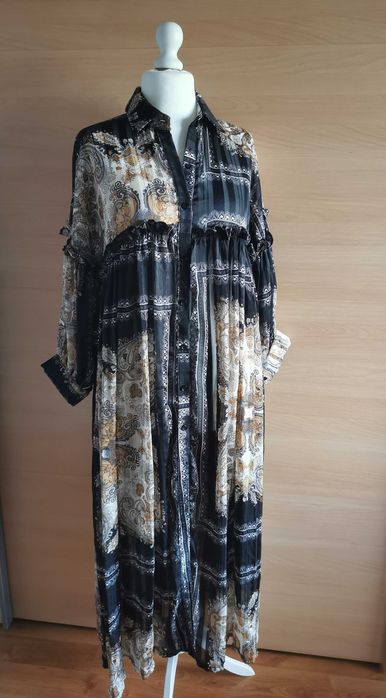 Sukienka mgiełka zapinana na guziczki Lena Largo